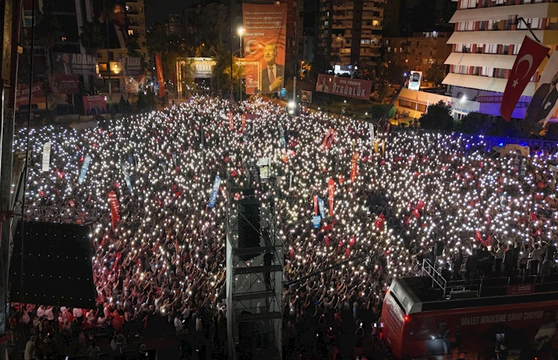 Adana Sel Oldu, Zeydan Karalar’a Sahip Çıkmak İçin Uğur Mumcu Meydanı’na Aktı