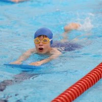 Büyükşehir Yaz Okulları’nda minik yüzücülerin sertifika heyecanı