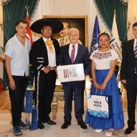 Altın Karagöz dans ekiplerinden Başkan Bozbey’e ziyaret