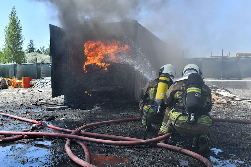 ANKARA İTFAİYESİ’NİN YENİ KAHRAMANLARI GÖREVE HAZIRLANIYOR