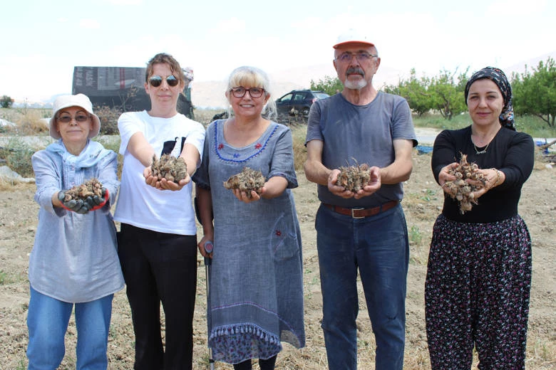 Büyükşehir’in tarım destekleri üreticiyi sevindirdi