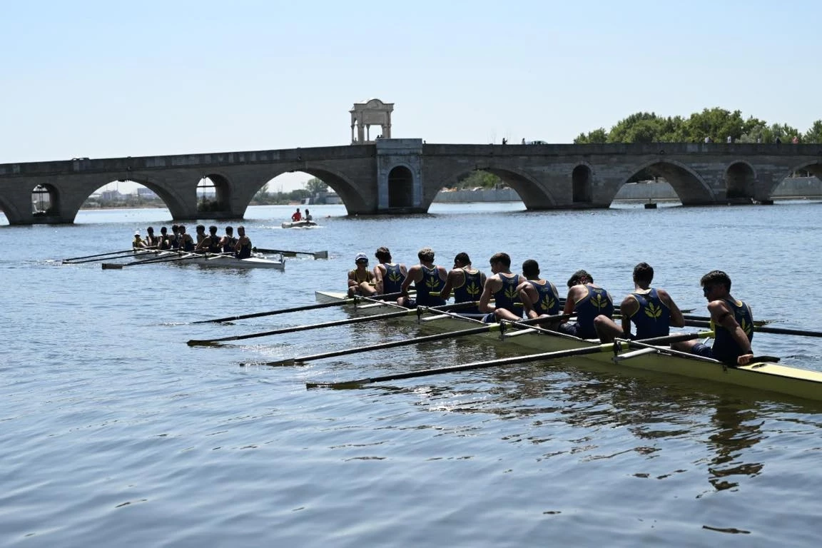 Meriç Nehri’nde Türkiye Kupası kürek yarışları nefes kesti