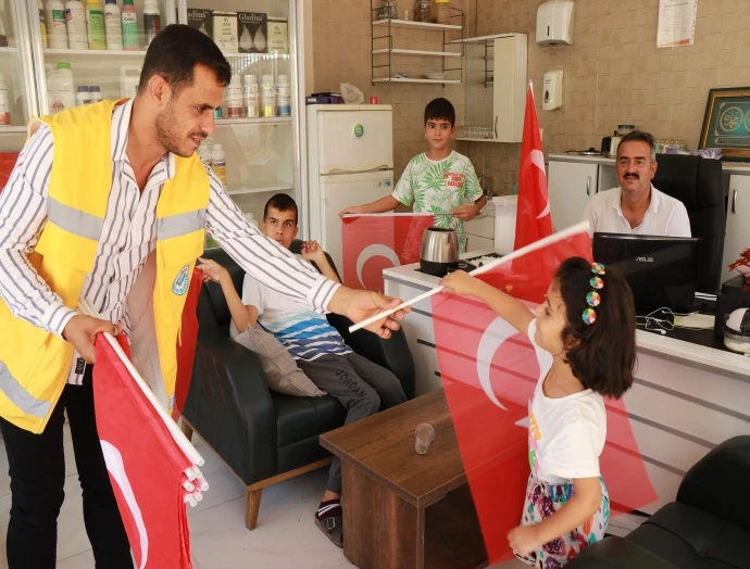 HALİLİYE BELEDİYESİ İLÇEYİ BAYRAKLARLA DONATIYOR