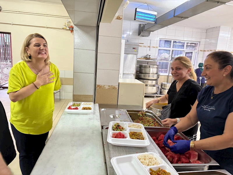 FATMA BAŞKAN YAS-I MATEM ORUCU TUTAN CANLARLA BULUŞTU