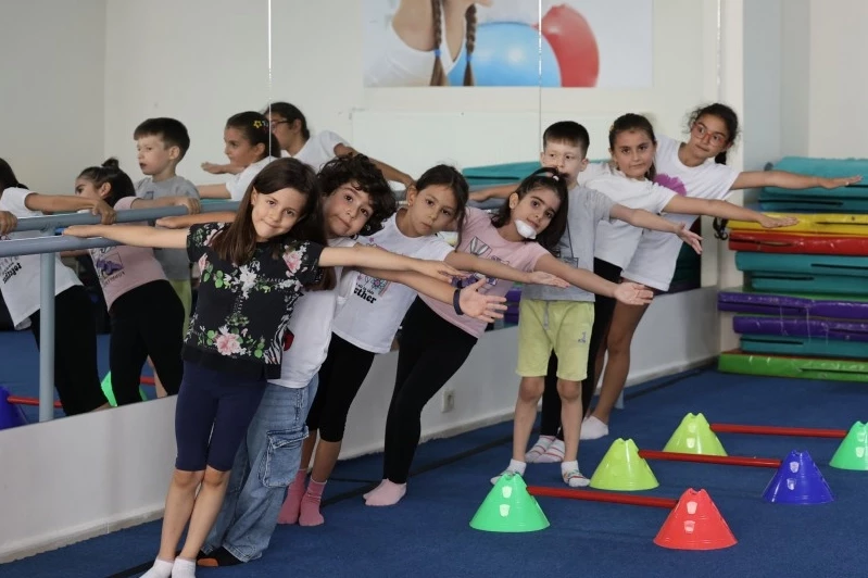 Yaz dönemi çocuk spor eğitimleri doludizgin devam ediyor