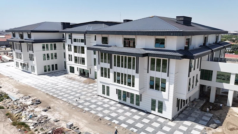 AKSARAY BELEDİYESİ YENİ HİZMET BİNASINDA İNŞAAT AŞAMASI TAMAMLANDI İÇ TEFRİŞAT ÇALIŞMALARINA GEÇİLDİ