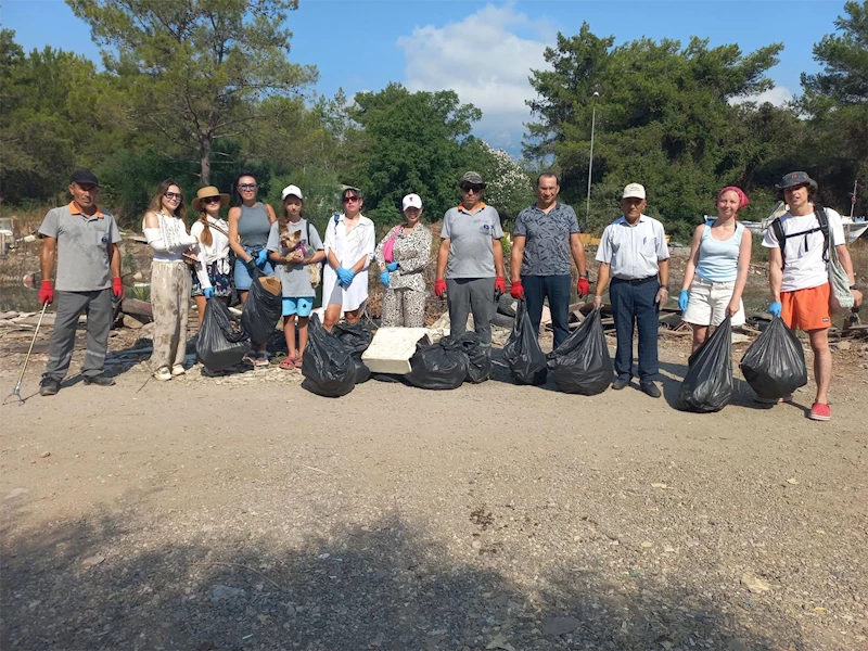 Kemer’de yaşayan yabancı uyruklu kadınlarla temizlik faaliyeti