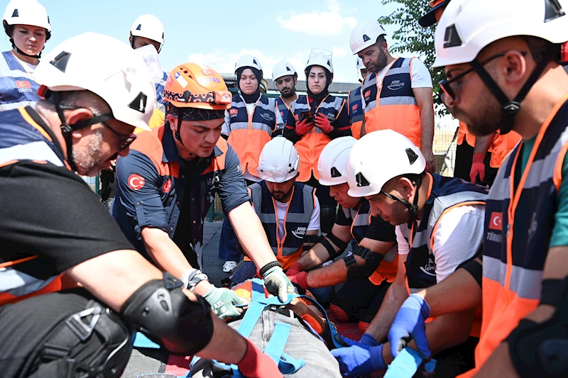 MAKUT Gönüllüleri Enkazda Arama Kurtarmaya Hazır