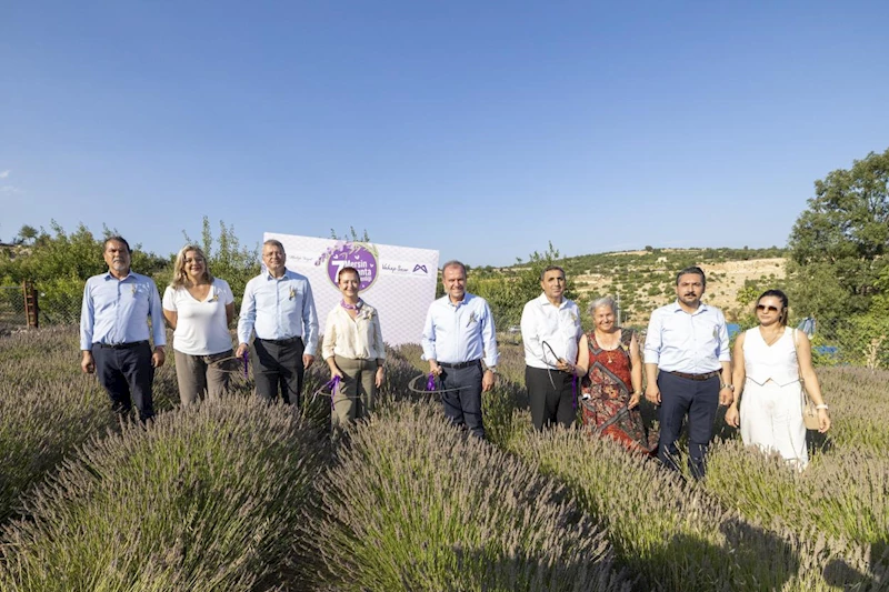 Başkan Seçer ve Meral Seçer, ‘7. Lavanta Hasat Şenliği’ne Katıldı