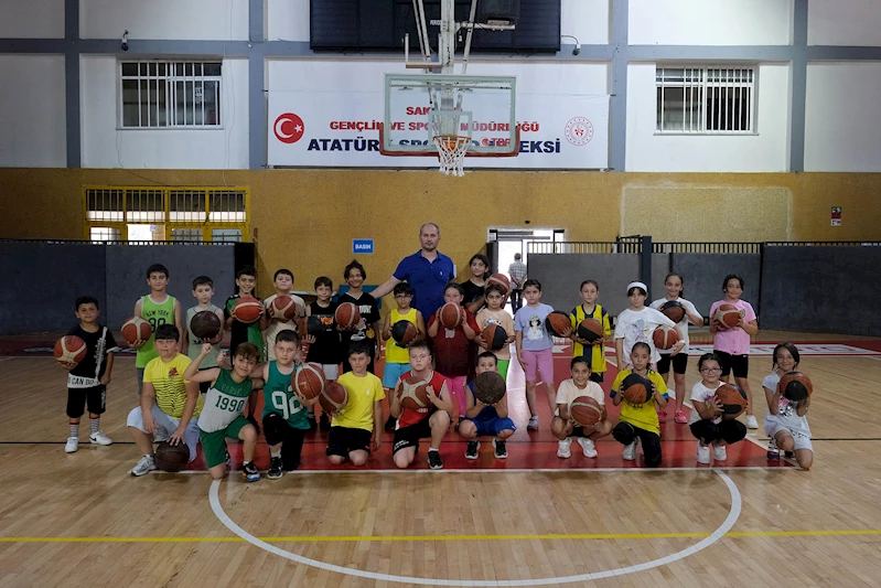 Sakarya’da çocuklar sporun her dalında dolu dolu bir yaz tatiline başladı