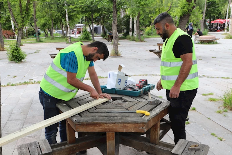 BELEDİYE EKİPLERİ’NDEN PARK VE BAHÇELERDE BAKIM VE ONARIM ÇALIŞMALARI