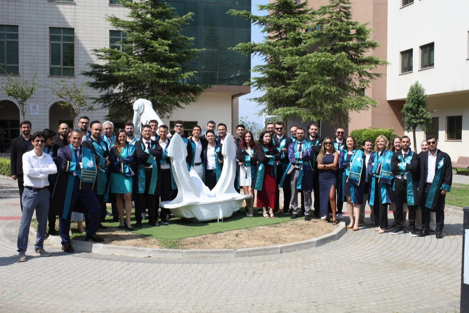 BTÜ Denizcilik Fakültesi ilk mezunlarını verdi