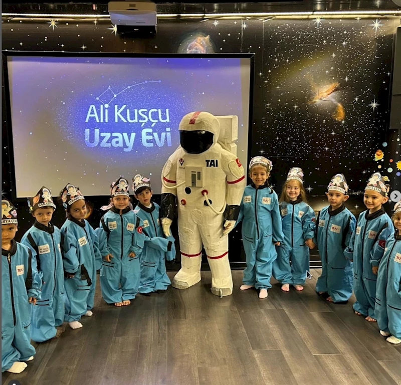 Eyüpsultanlı çocuklar yaz tatilinde bilim ve eğlenceyle buluşuyor