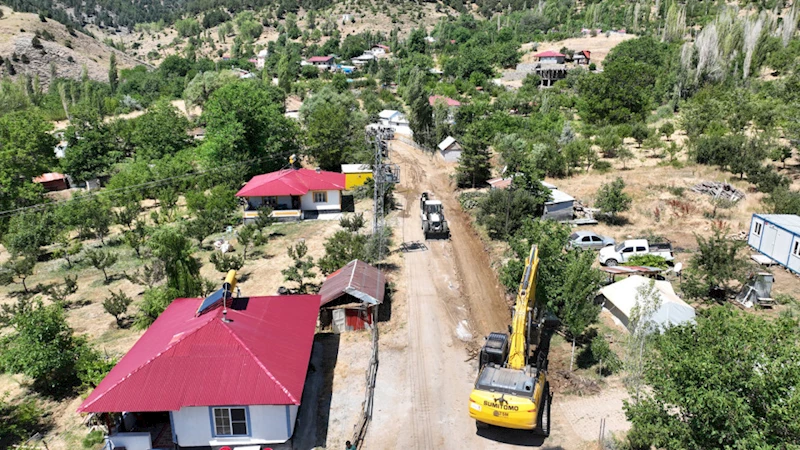 Büyükşehir Göksun Yeniyapan Yolunu Genişletiyor
