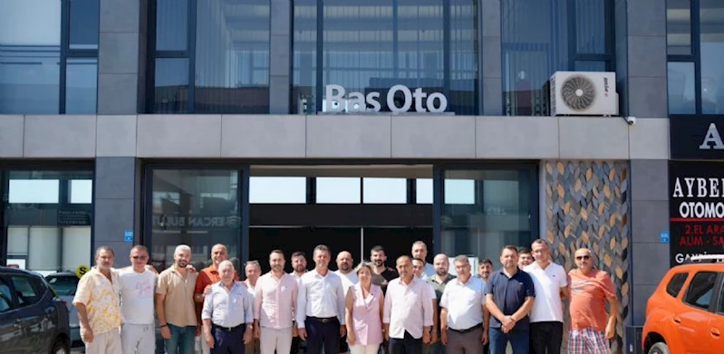 Başkan Sarıkurt Nazlıgül Oto Center Esnafını Ziyaret Etti