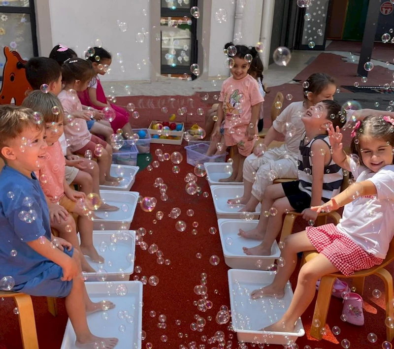 Eyüpsultan’da çocuklar hem eğleniyor hem öğreniyor