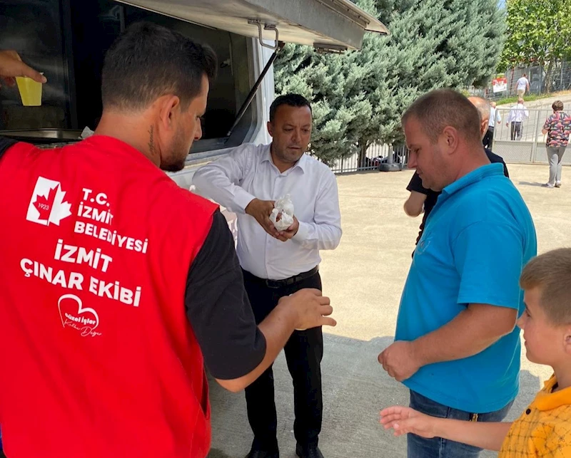 İZMİT BELEDİYESİ ORHAN MAHALLESİ SAKİNLERİYLE CUMA NAMAZI ÇIKIŞI BULUŞTU