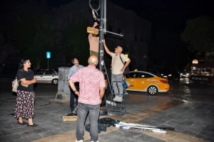 Kürt şairlerin dizeleri Diyarbakır sokaklarını süslemeye devam ediyor