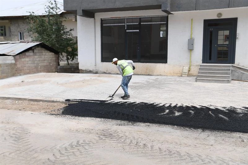 ASFALT YAMA ÇALAIŞMALARI DEVAM EDİYOR!