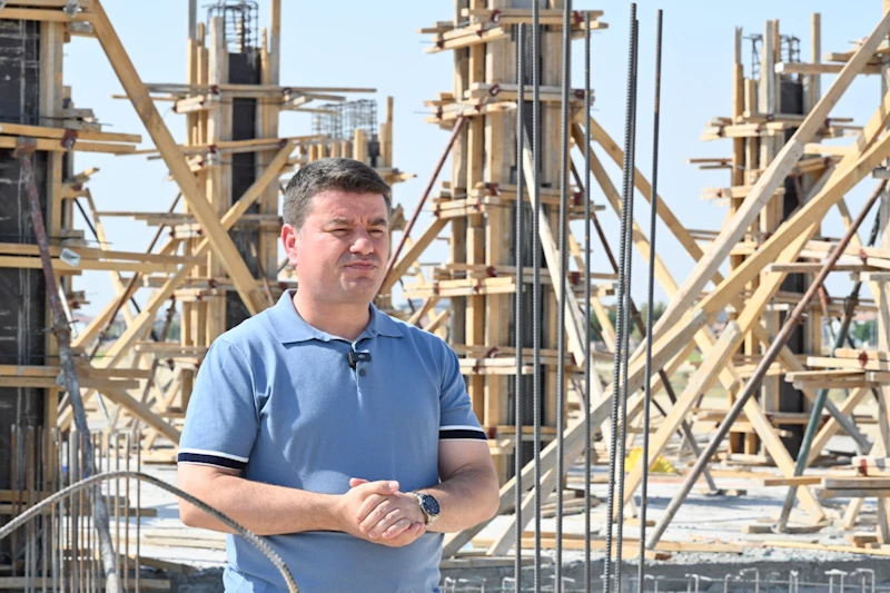 BELEDİYE BAŞKANI DR. EVREN DİNÇER, YEMEK FABRİKASI İNŞAAT ALANINDA AÇIKLAMALARDA BULUNDU