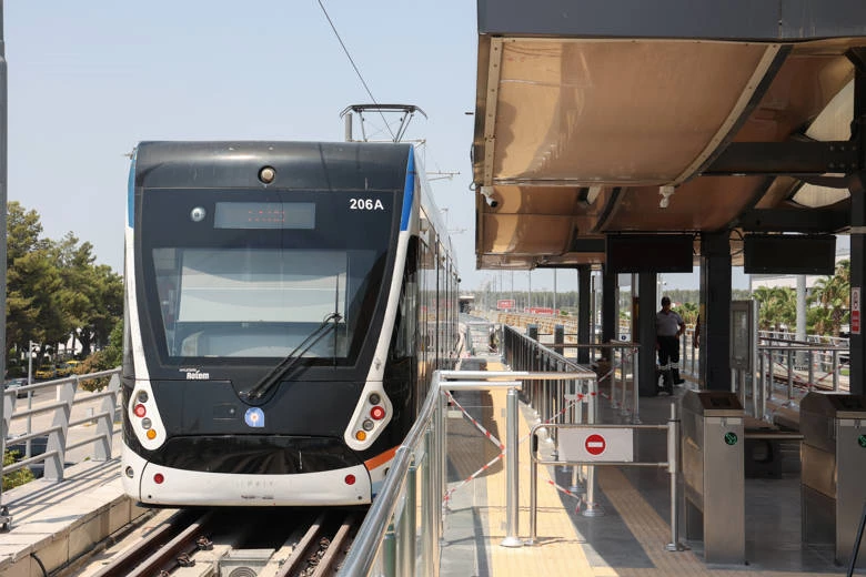 Büyükşehir Antalya’da havalimanı ulaşımını kolaylaştırıyor