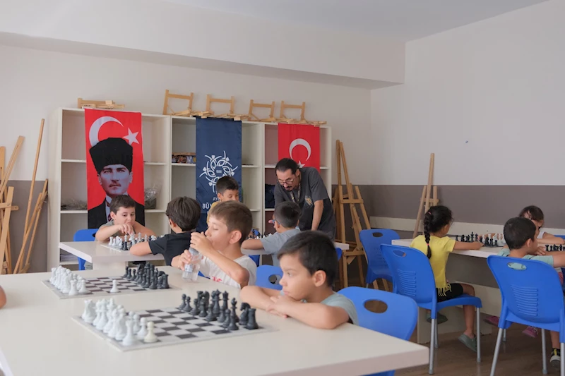 BAŞKAN ÇERÇİOĞLU İLE HAMLELER GELECEĞE: AYDIN’DA ÇOCUKLAR SATRANÇLA DÜŞÜNMEYİ ÖĞRENİYOR