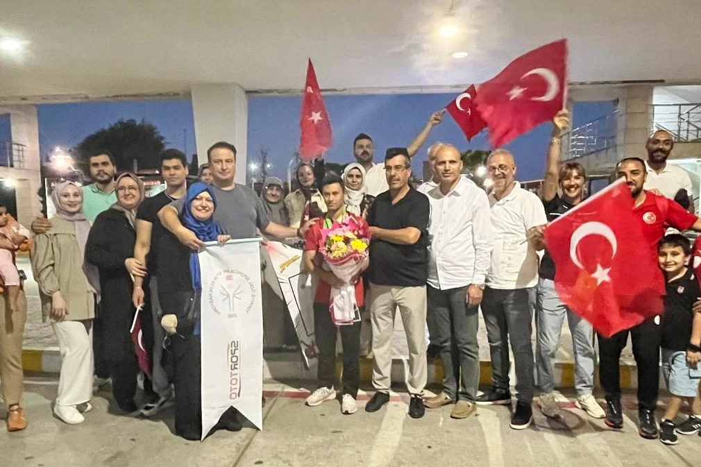Muhammed Eren Uysal’dan Dünya ve Avrupa rekoru!