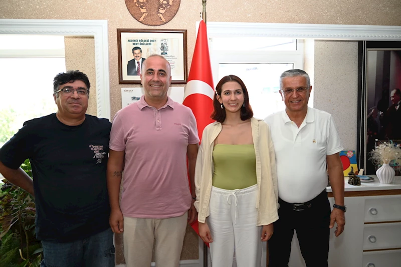 Kemer’in gururu Öztürk’ten Başkan Topaloğlu’na ziyaret