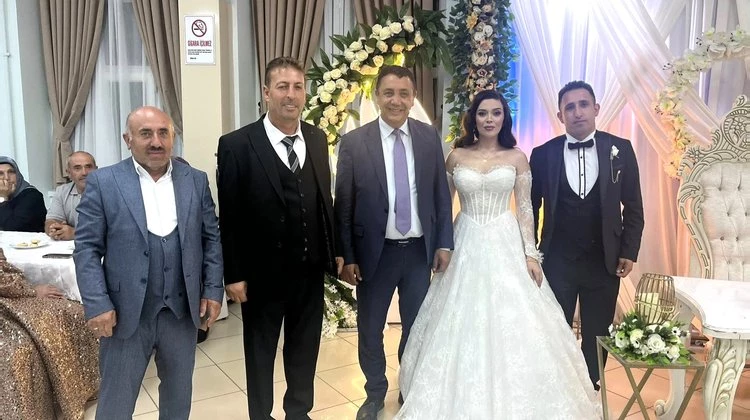 BAŞKANIMIZ, ŞULE ÖKTEM VE İSMAİL ŞENKAYA ÇİFTİNİN DÜĞÜN TÖRENLERİNE KATILDI