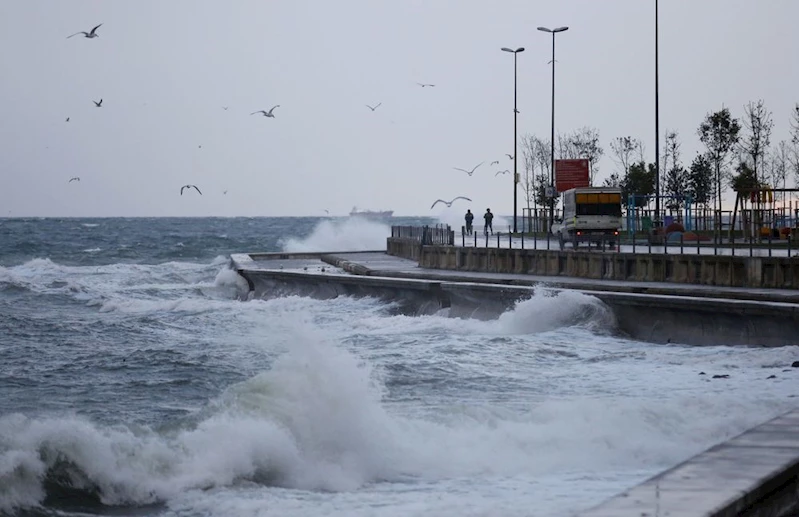 AKOM’DAN KUVVETLİ FIRTINA UYARISI