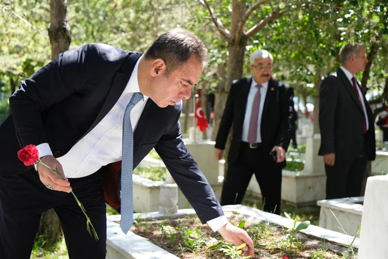 Fatihalar, dualar aziz şehitlerimiz için...