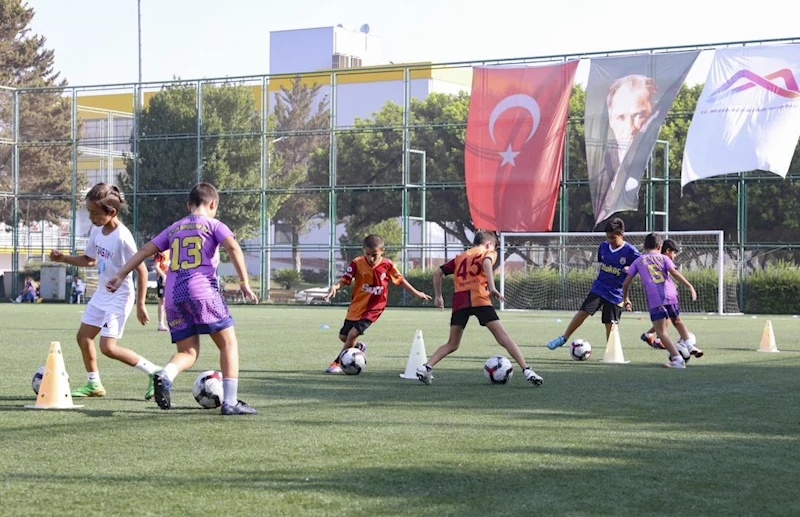 Mersin Büyükşehir’den Yıl Boyu Ücretsiz Futbol Kursu