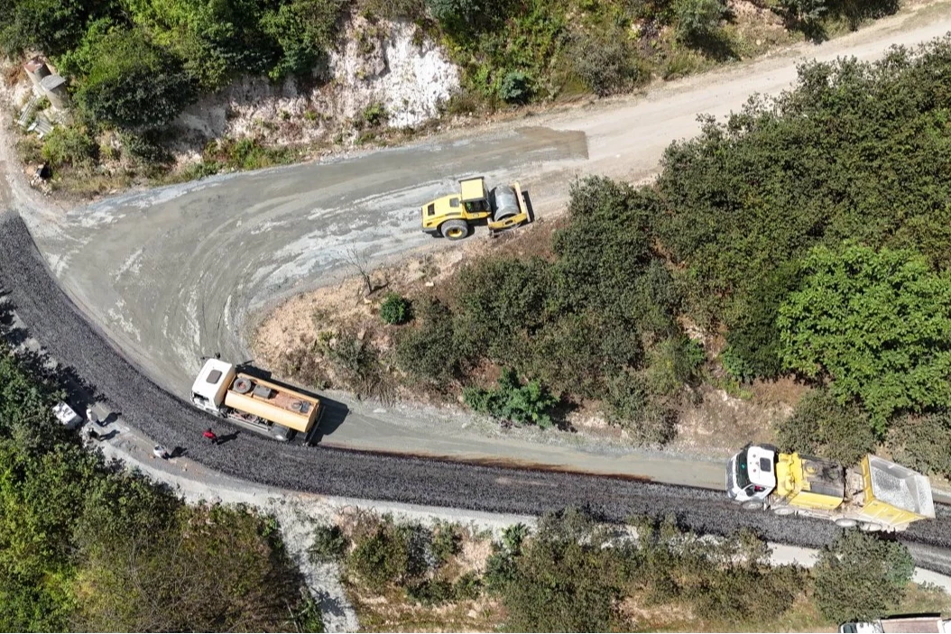 Ordu Ünye Ağıdere sakinlerinin asfalt sevinci