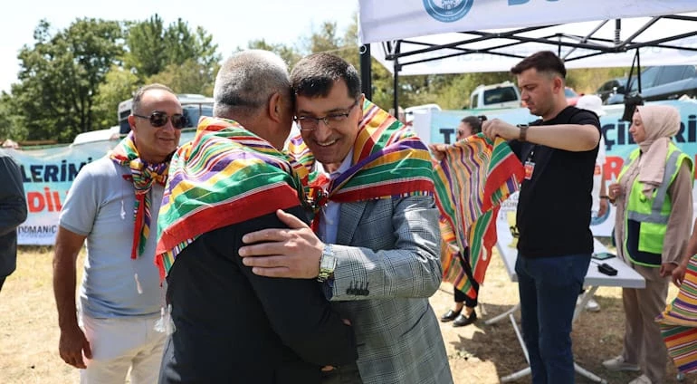 664. GELENEKSEL DOMANİÇ YAĞLI PEHLİVAN GÜREŞLERİNDE YİĞİTLER MEYDANA ÇIKTI