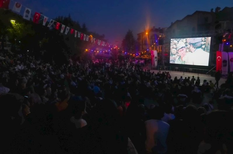 Keçiörenliler açık hava sinemasını sevdi