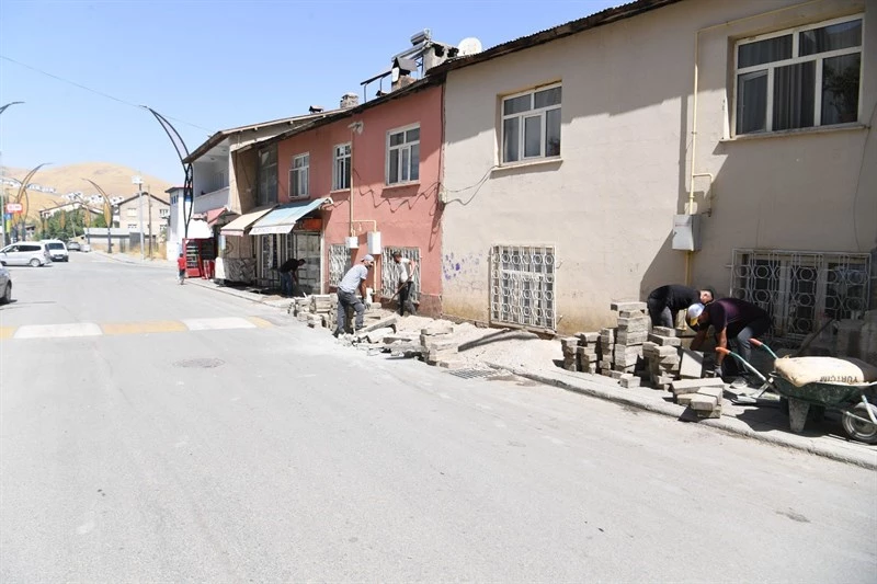 KALDIRIMLAR YENİLENİYOR