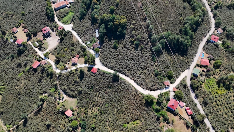 AKKESE MAHALLESİ’NİN BETON YOL HASRETİ SONA ERDİ