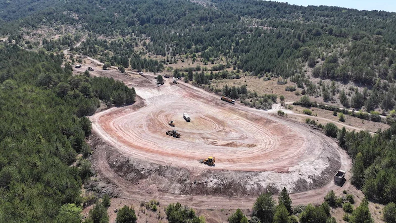 ABB KENDİ İMKÂNLARIYLA İNŞA ETTİ: ÇAMLIDERE BEŞBEYLER MAHALLESİ’NE HAYVAN İÇME SUYU GÖLETİ