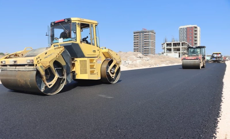 MEHMETÇİK MAHALLESİ’NDE ASFALT ATAĞI SÜRÜYOR