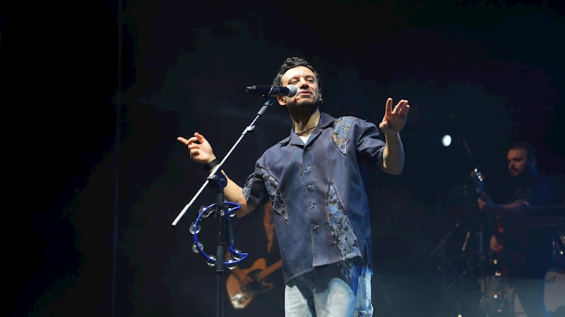 Buray Söyledi, Binlerce Kişi Hep Bir Ağızdan Eşlik Etti; KAFUM’da Müzik Ziyafeti