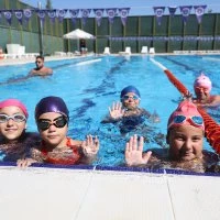 Minik yüzücülerin sertifika heyecanı