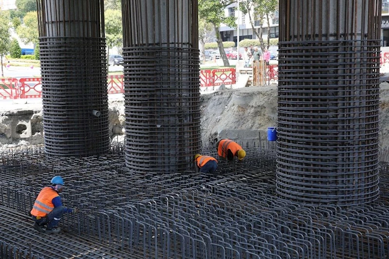 M1 METRO HATTININ VİYADÜKLERİ DEPREME KARŞI GÜÇLENDİRİLİYOR