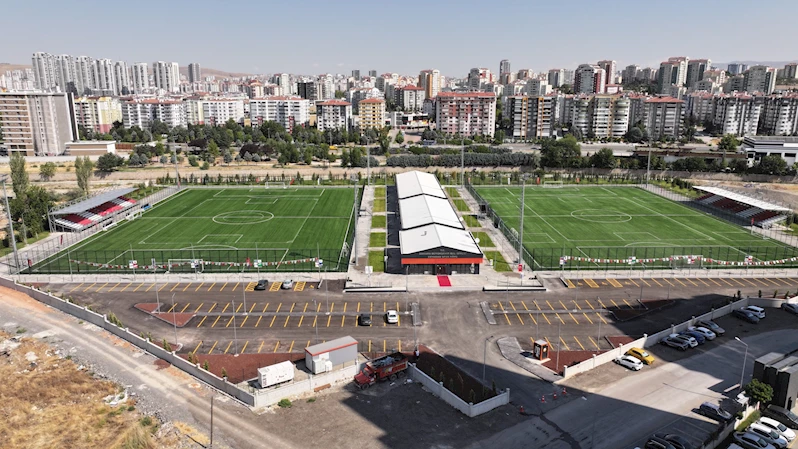 ABB, HALI SAHA VE SPOR KOMPLEKSLERİYLE AMATÖR FUTBOLUN YANINDA: BATIKENT VE OVACIK SPOR KÖYLERİ ÇOK YAKINDA AÇILIYOR