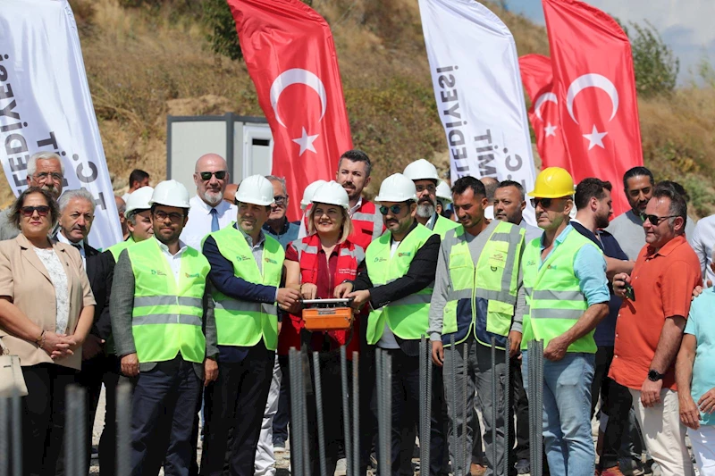 İZMİT BELEDİYESİ PATİ DOSTLARI İÇİN YAŞAM ALANININ TEMELİNİ ATTI