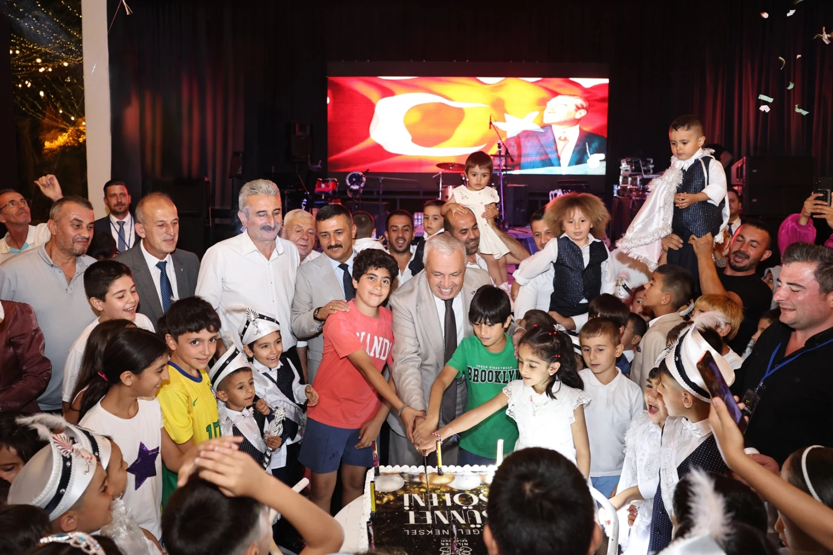 Bursa Nilüferli çocuklara sünnet şöleni