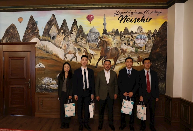 Belediye Başkanı Rasim Arı, Çinli Misafirlerini Ağırladı