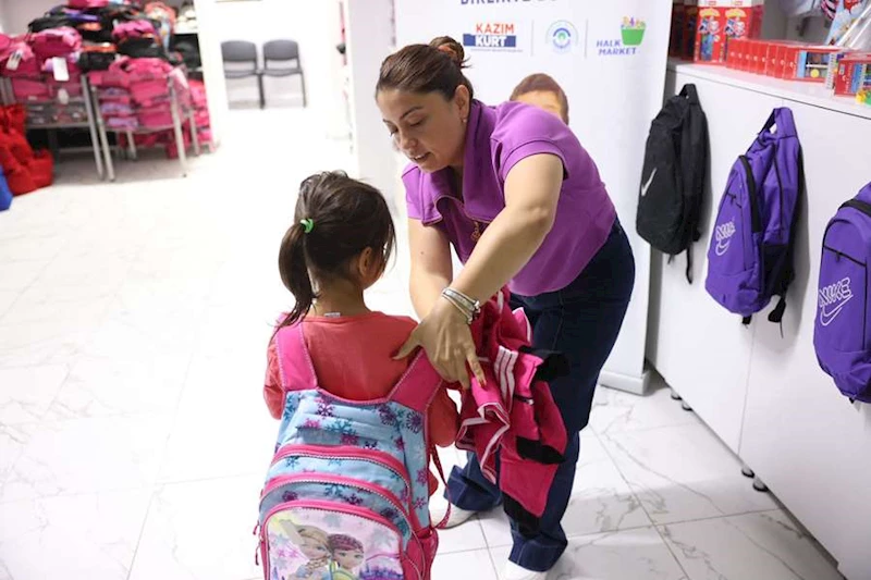 HALK MARKET YÜZLERCE ÇOCUĞUN VE AİLENİN YÜZÜNÜ GÜLDÜRDÜ