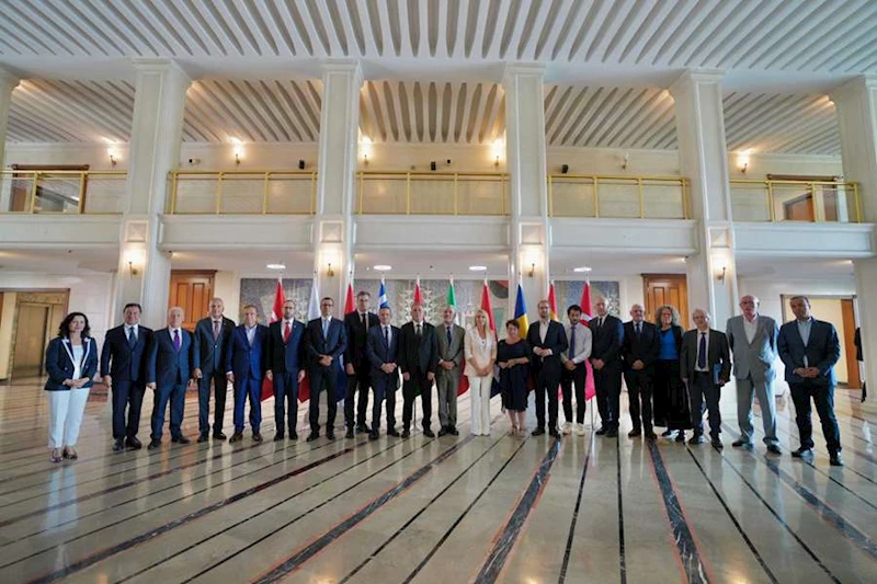 KAZIM KURT, AVRUPALI BELEDİYE BAŞKANLARI İLE BİRLİKTE EKREM İMAMOĞLU’NA DAYANIŞMA ZİYARETİNDE