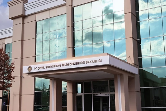 Milli Emlak’ta sahte kimlik skandalı!