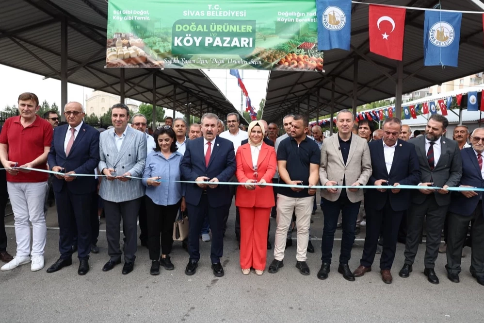 Sivas’ta doğal ürünler ve köy pazarı hizmete açıldı